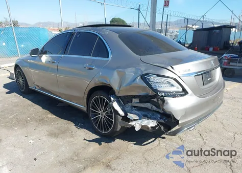 2019 Mercedes-Benz C 300 z USA, uszkodzony, nr VIN 55SWF8DB0KU283019